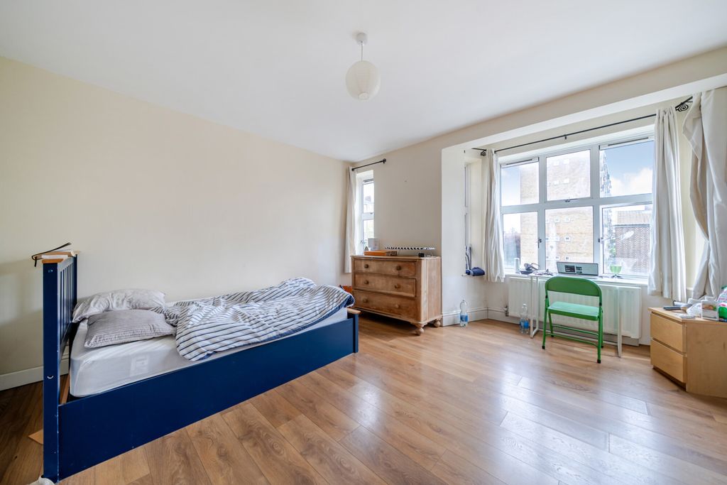 Property photo 1 of 16 Bedroom