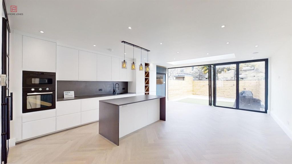 Property photo 1 of 22 Oaklands-Road-Mortlake-Sw14-03222024_113240