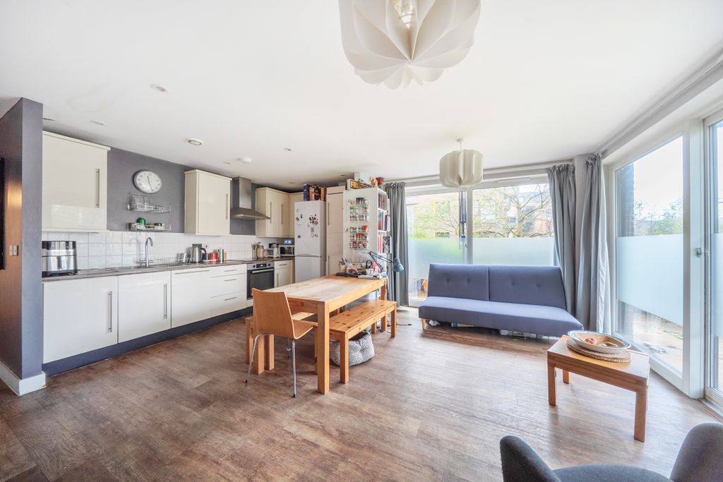 Property photo 3 of 11