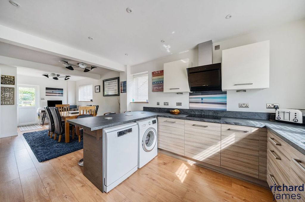 Property photo 3 of 18 48A867c40F8c4649B1940Ff81B0Fc5A5