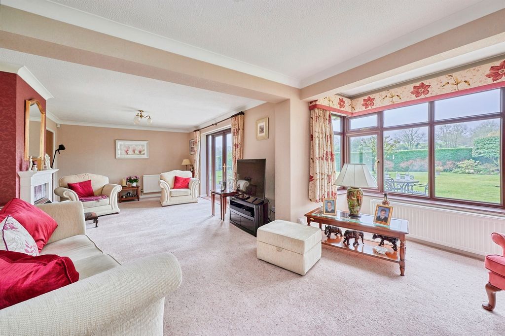 Property photo 2 of 20