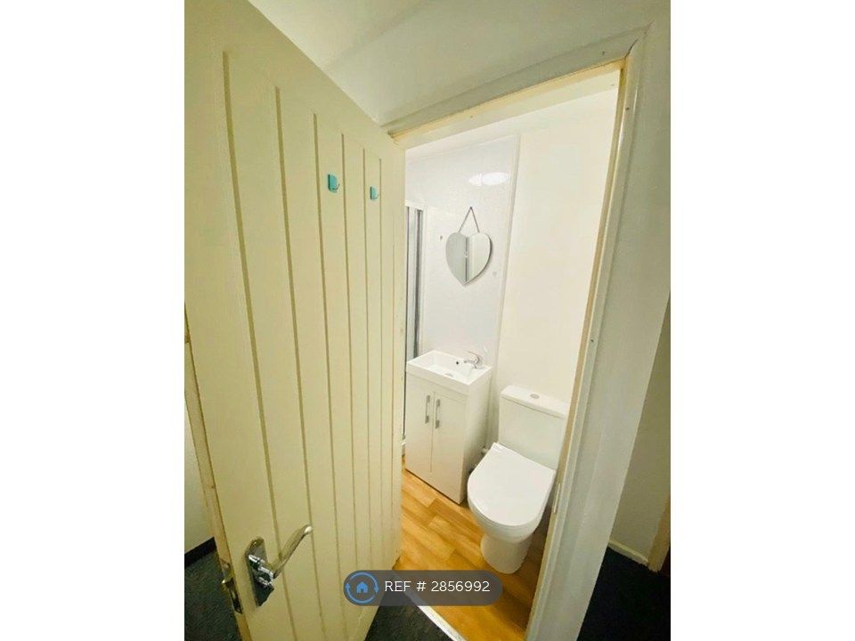 Property photo 2 of 3