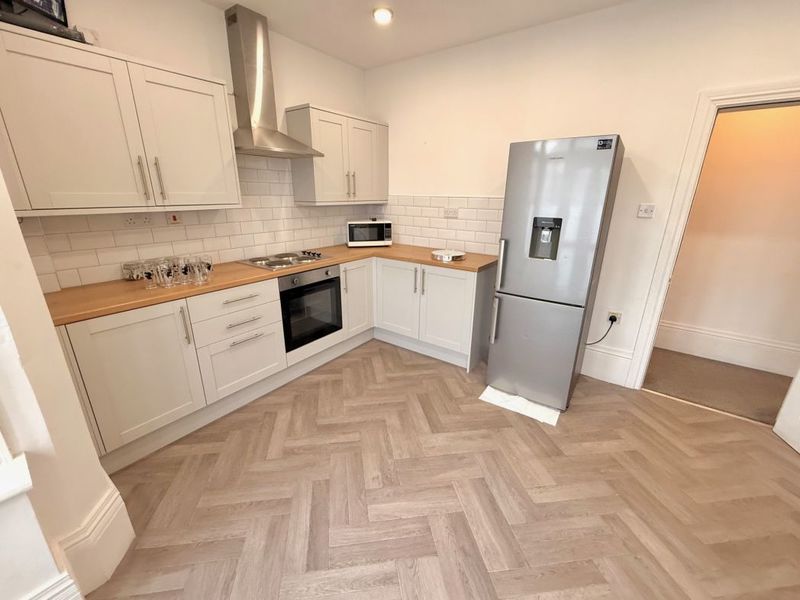 Property photo 3 of 9 Kitchen