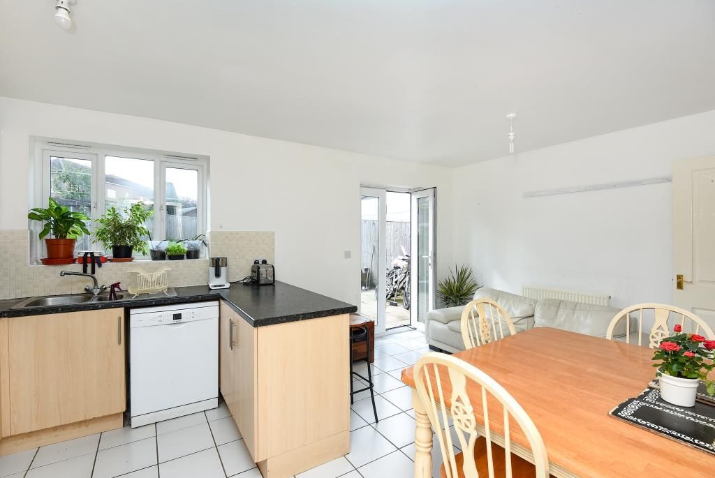 Property photo 3 of 6 Kitchen