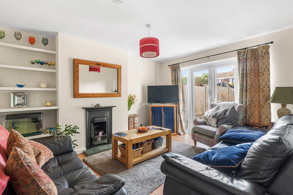 Property photo 2 of 11