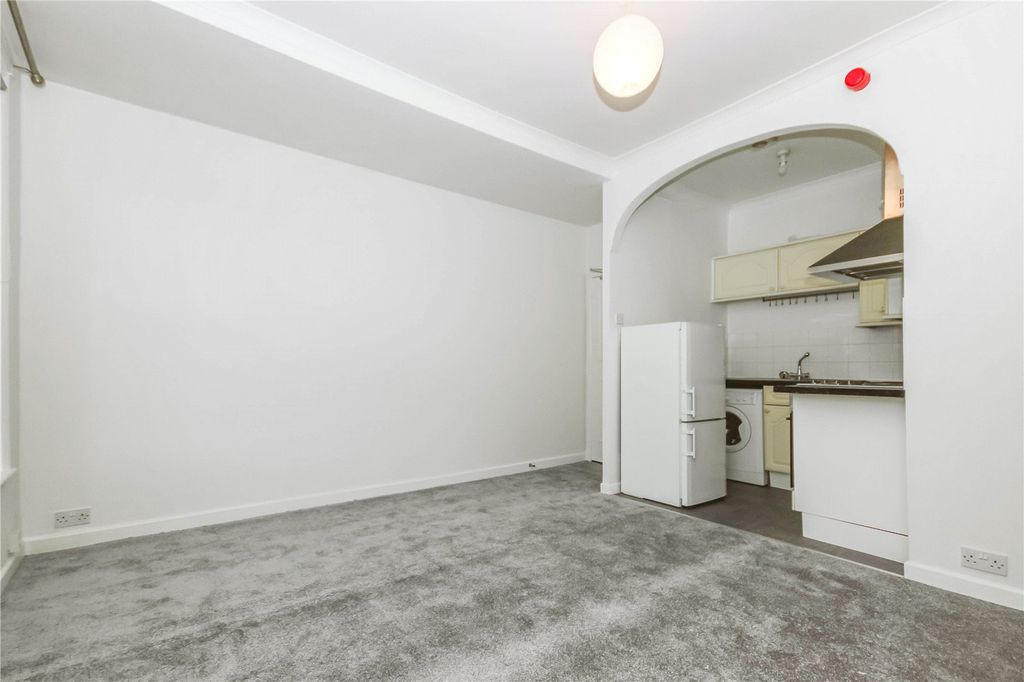 Property photo 3 of 11 Picture No. 33