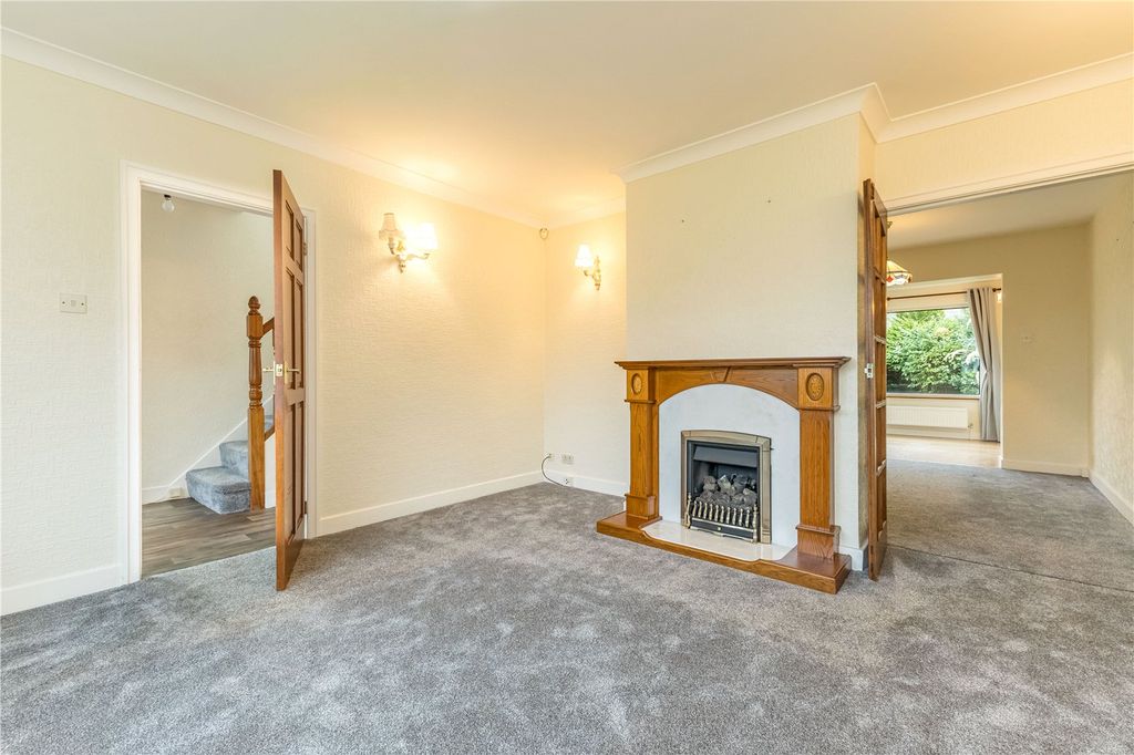 Property photo 2 of 22 Lounge