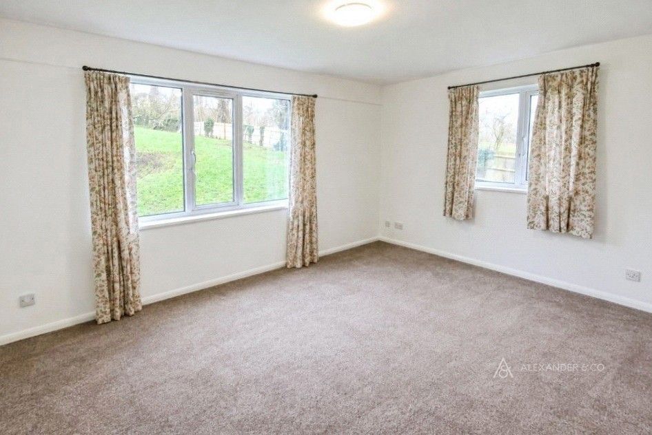 Property photo 2 of 7 Living Room