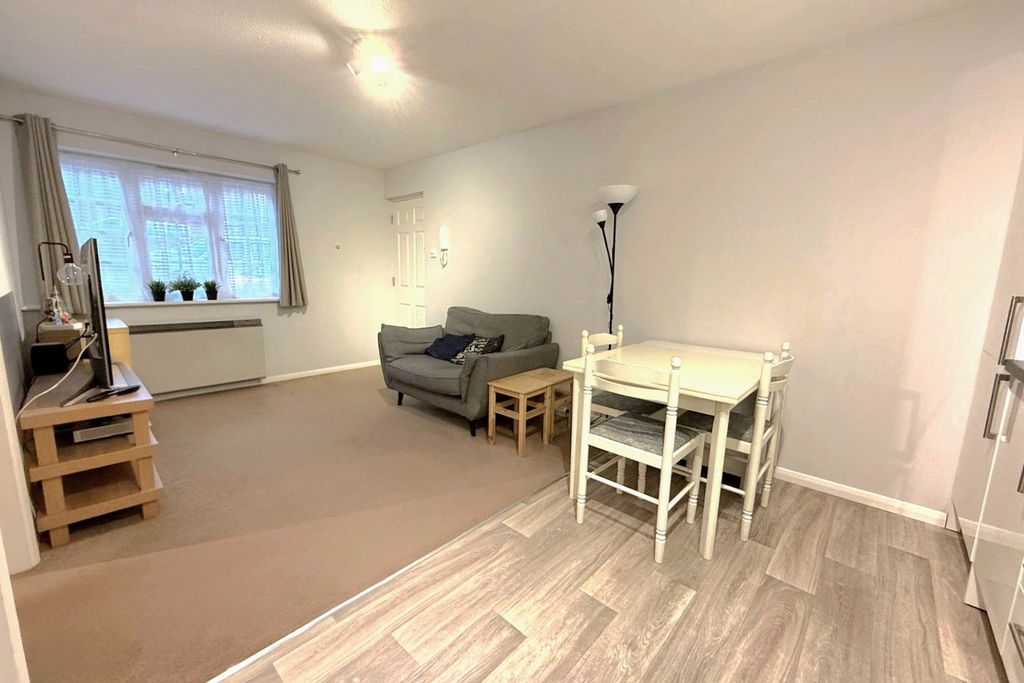 Property photo 3 of 9 Picture No. 08