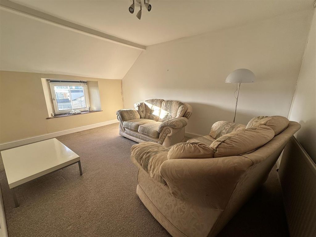 Property photo 3 of 5 1Clwe8Tk.Png