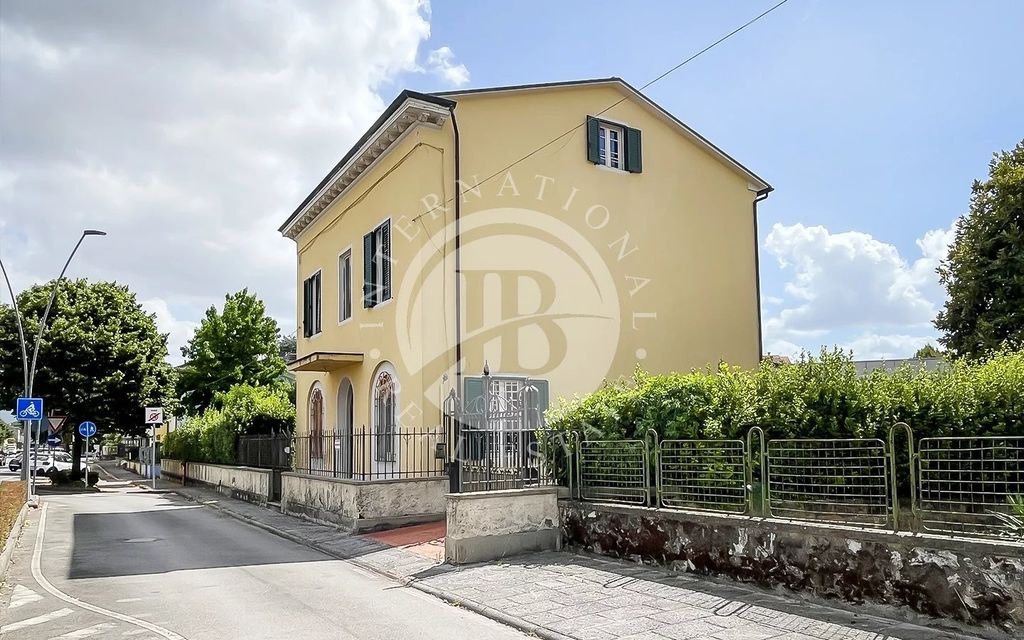 Property photo 3 of 4