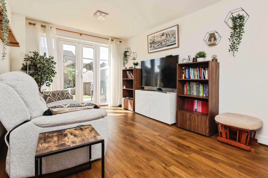 Property photo 2 of 20 10Oaktreecrescentoaktreecrescentworcesterwr51Tq-40