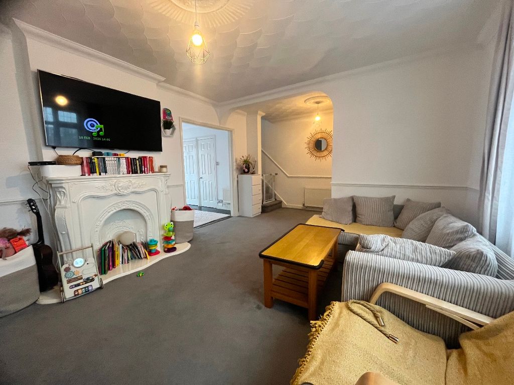 Property photo 2 of 12