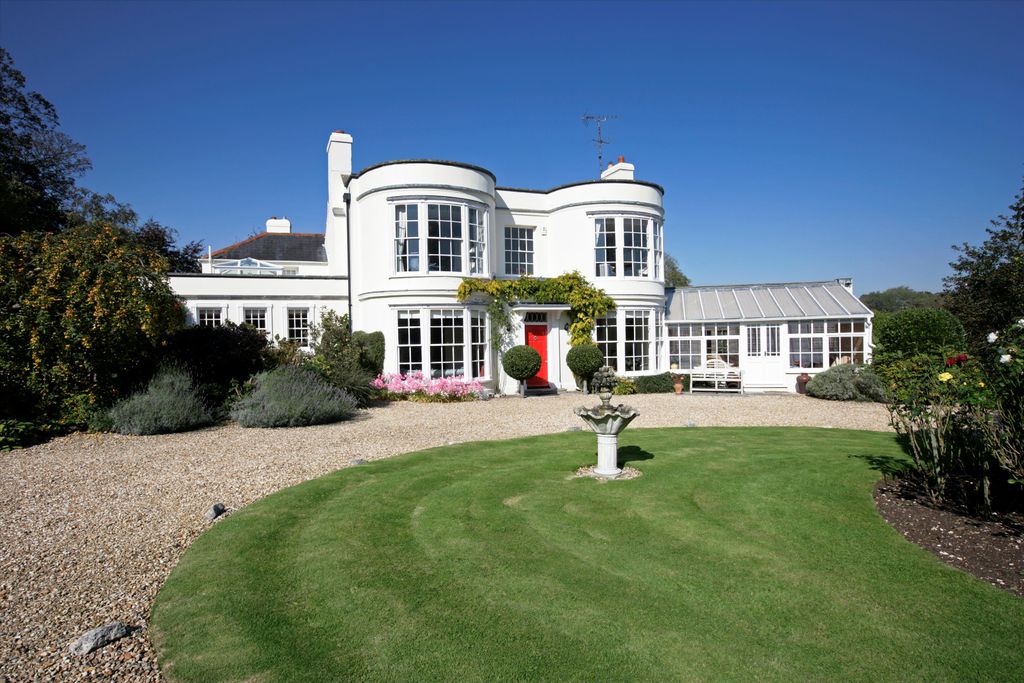 Property photo 1 of 11 Image