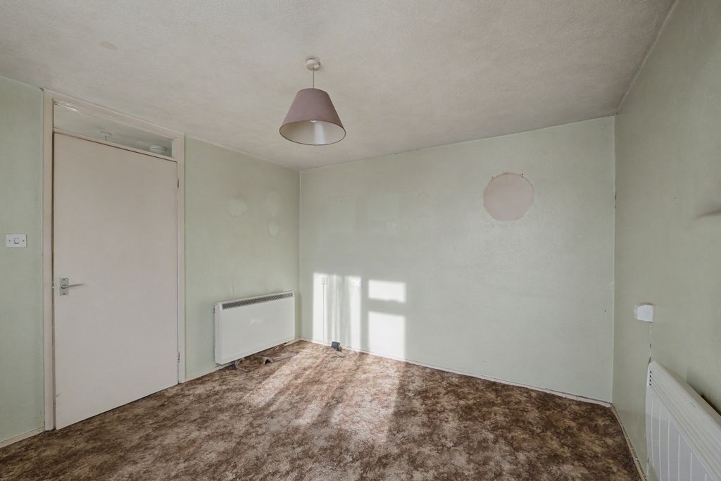 Property photo 2 of 19 137 Lime Kiln, Royal Wootton Bassett, Wiltshire Sn4 7HQ