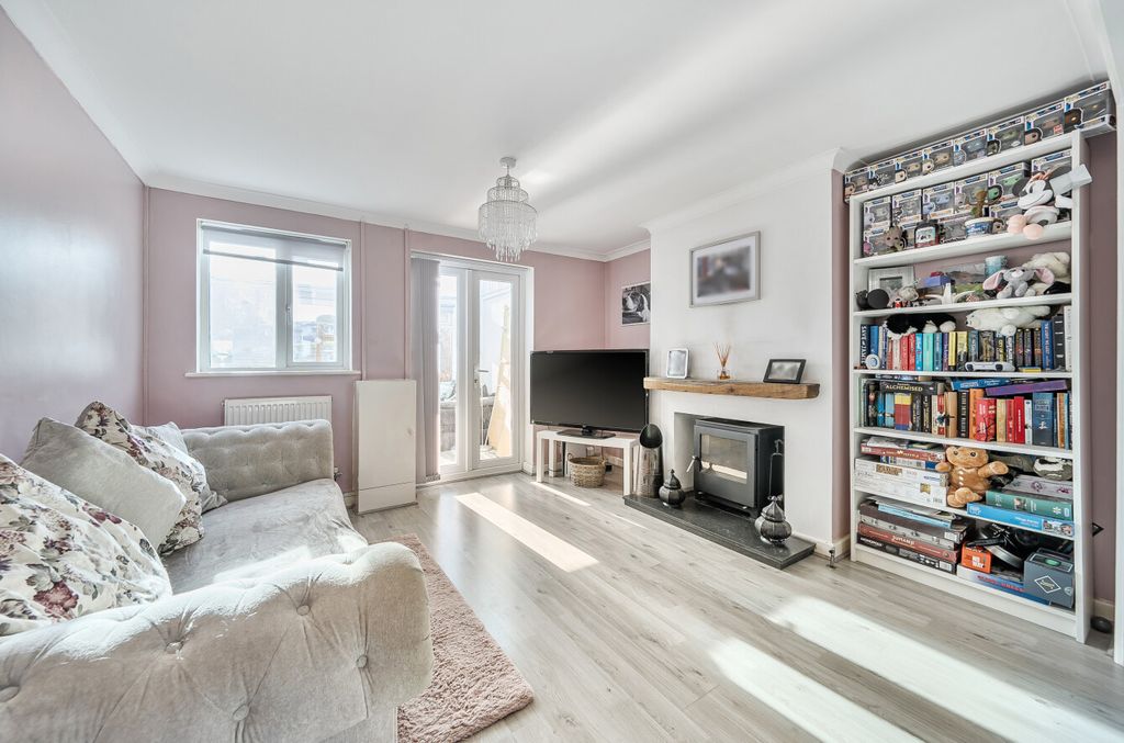 Property photo 2 of 13 1403718-7-697A001...