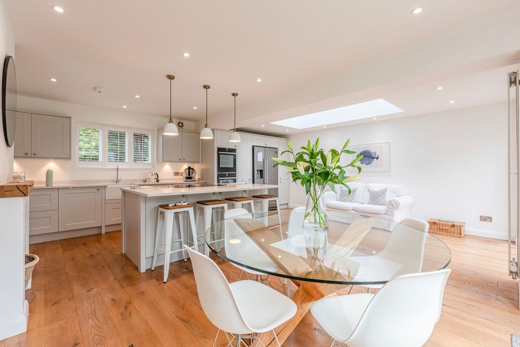 Property photo 3 of 40 Picture No. 06