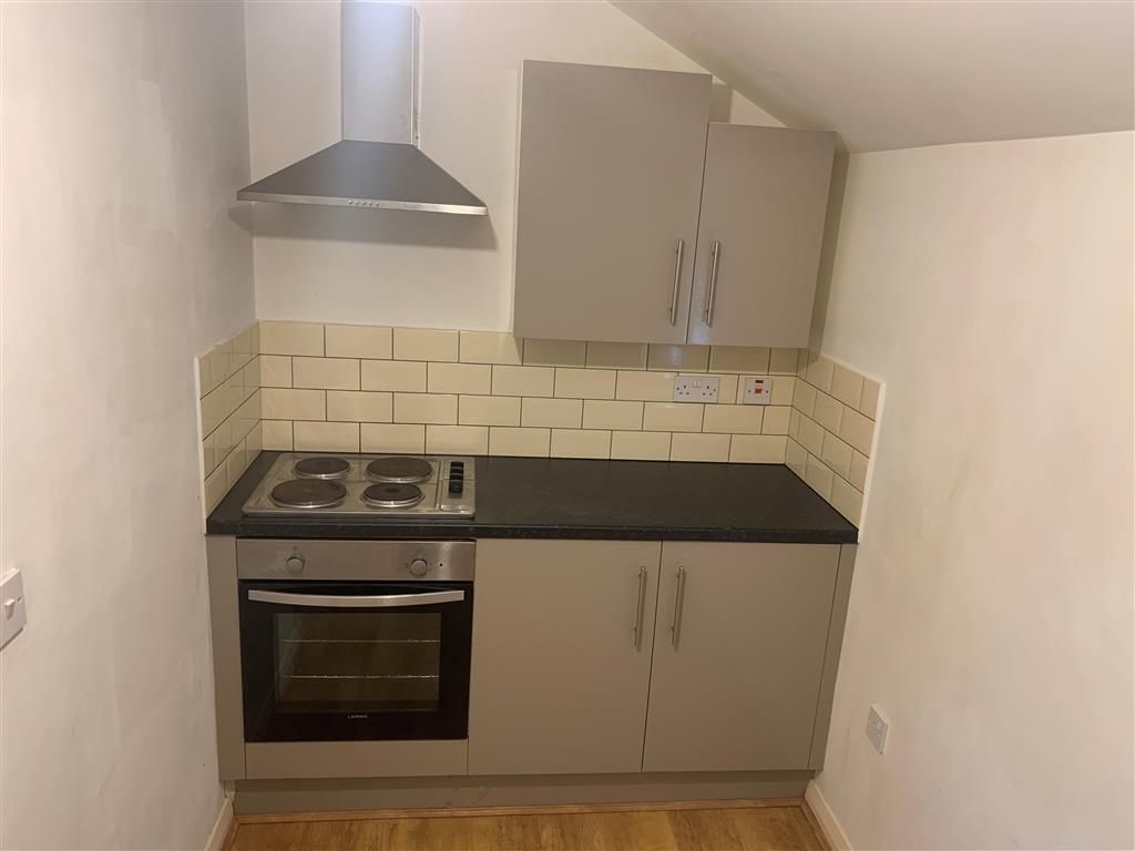 Property photo 3 of 10 Kitchen