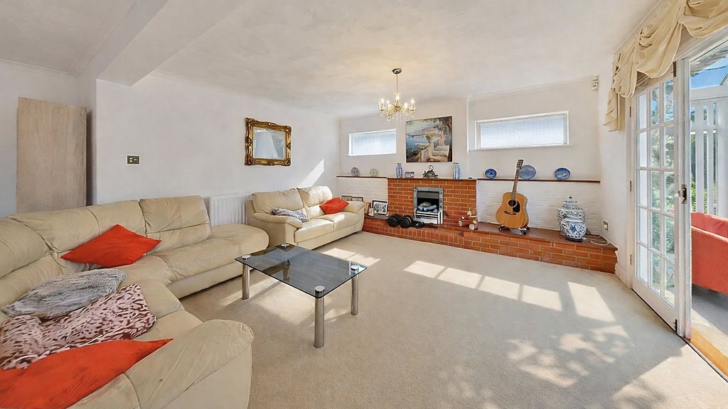 Property photo 2 of 26