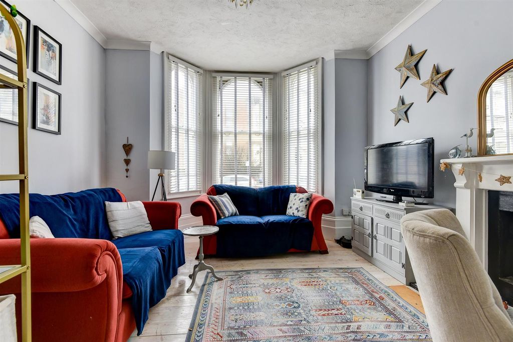 Property photo 3 of 17 2Selden-6.Jpg