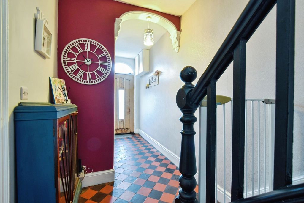 Property photo 2 of 20 Pbox-Img.Jpg