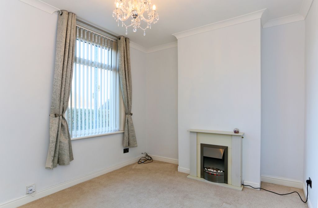 Property photo 2 of 10 Living Room