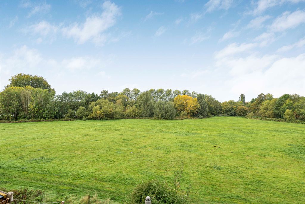 Property photo 3 of 15 Image