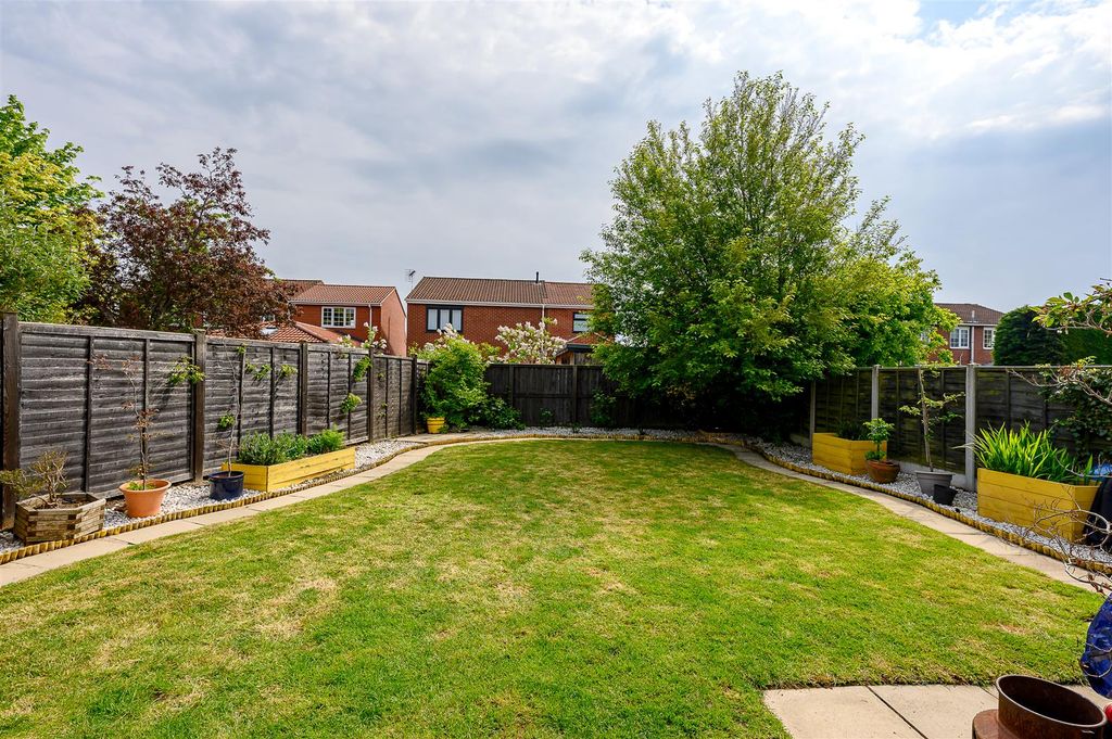 Property photo 3 of 15 Garden