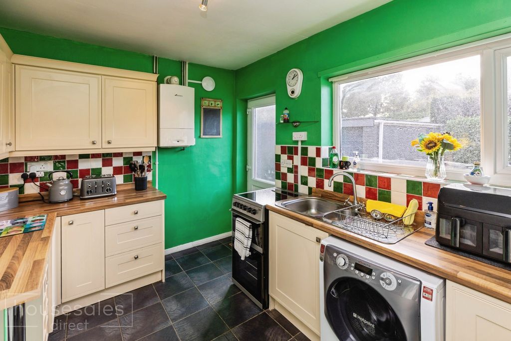 Property photo 3 of 11