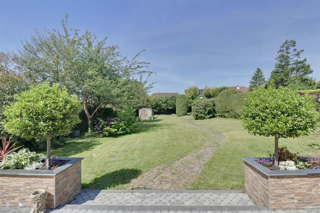Property photo 3 of 37 0797D73F-05BA-44Bb-8145-092Cadfc85E1_1_201_A.Jpeg