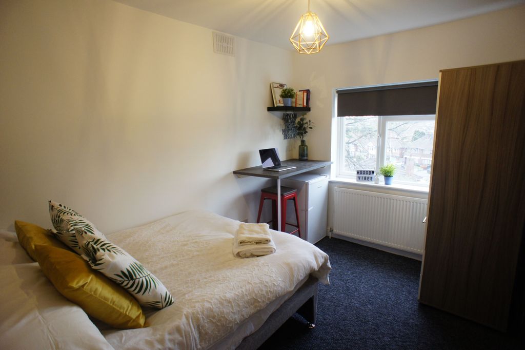 Property photo 2 of 3 Room