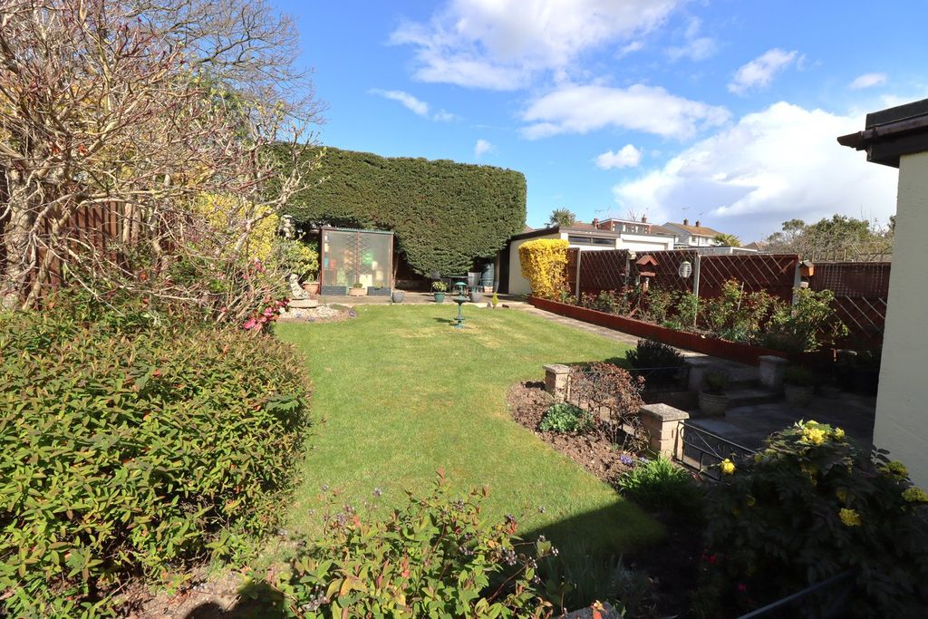 Property photo 2 of 17