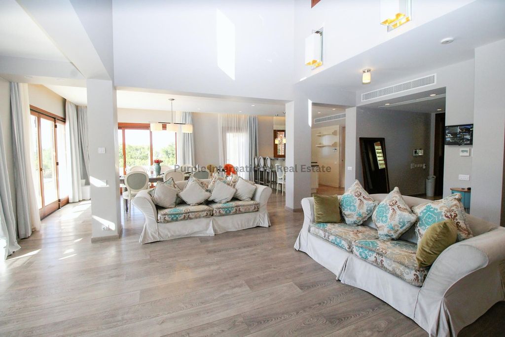 Property photo 2 of 38