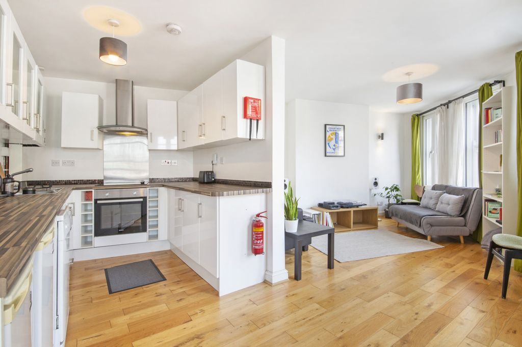 Property photo 2 of 9
