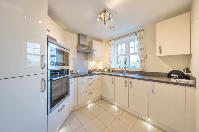Property photo 2 of 11 Kitchen