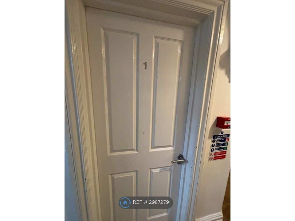 Property photo 2 of 16 Room 1