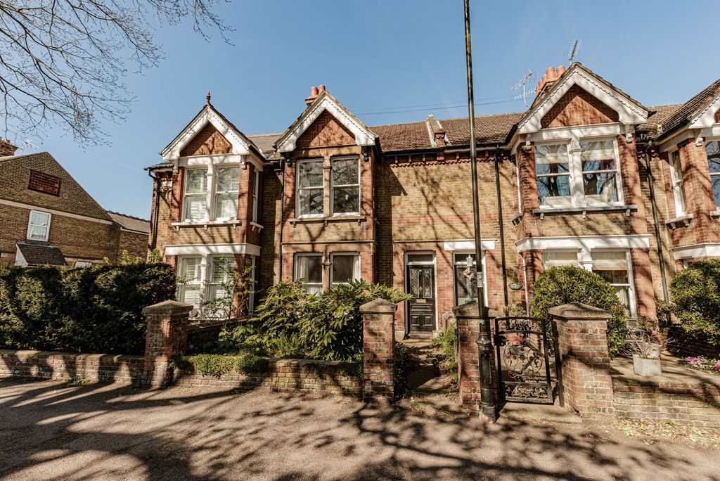 Property photo 1 of 25 Front (1)