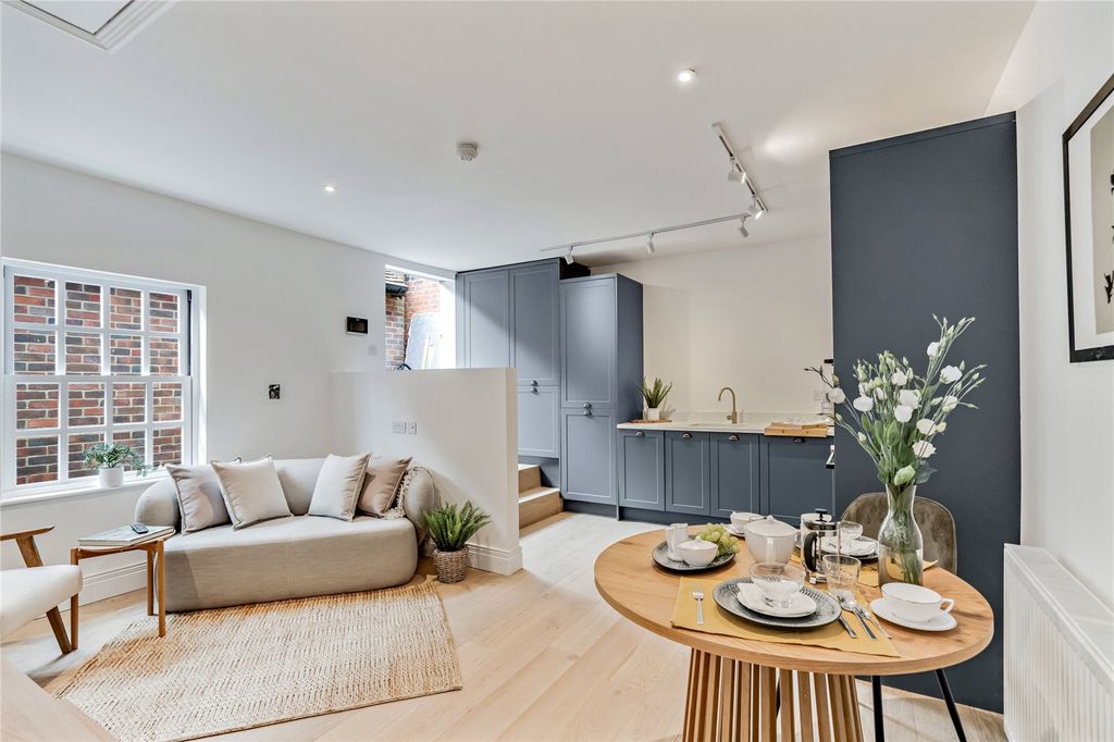 Property photo 2 of 13 Picture 2