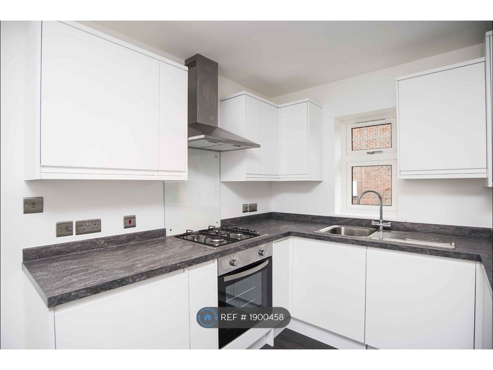Property photo 2 of 6 Kitchen