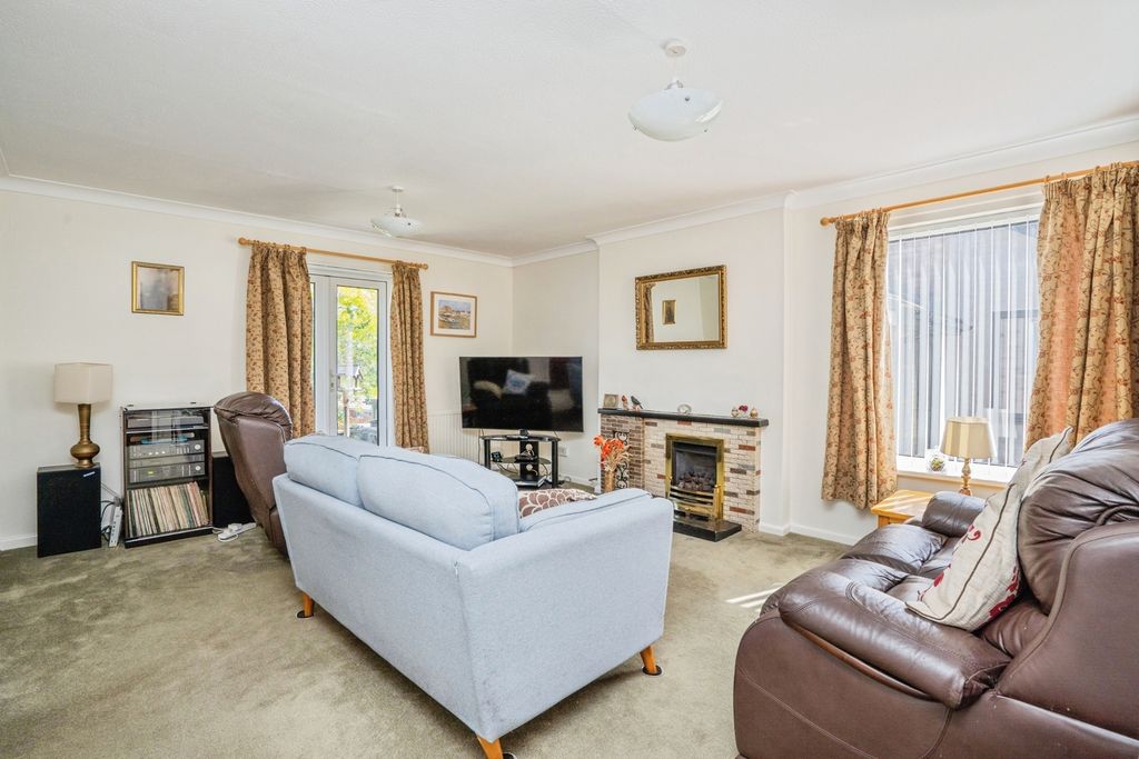 Property photo 2 of 16 Pbox-Img.Jpg