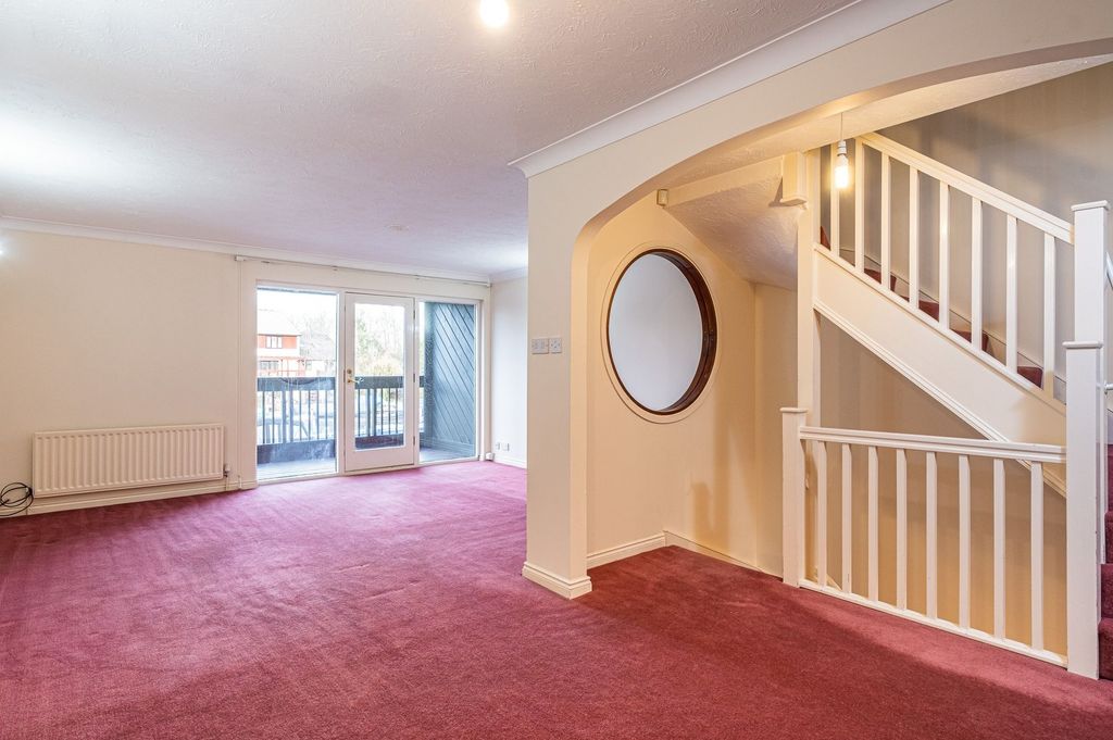 Property photo 2 of 23