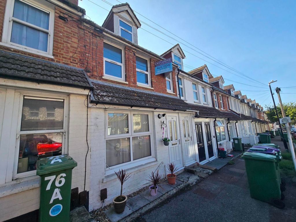 Property photo 1 of 12