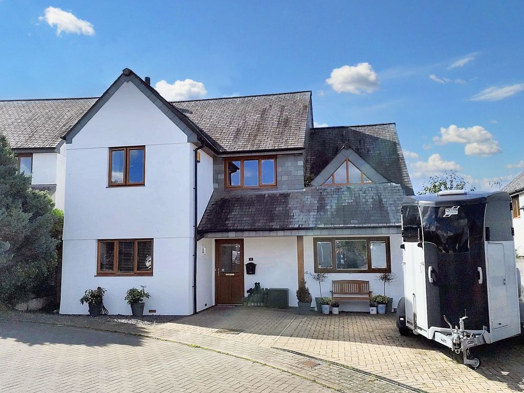 Property photo 1 of 22 External
