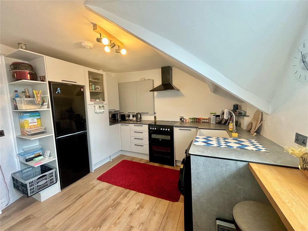 Property photo 2 of 16 Picture No. 32