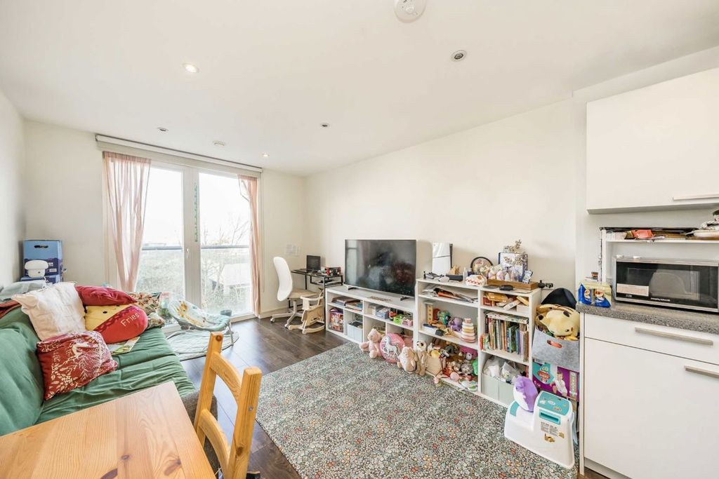 Property photo 3 of 4