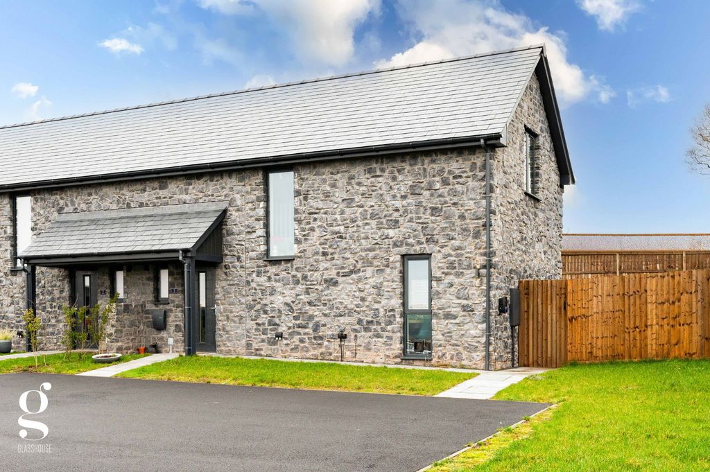 Property photo 1 of 34