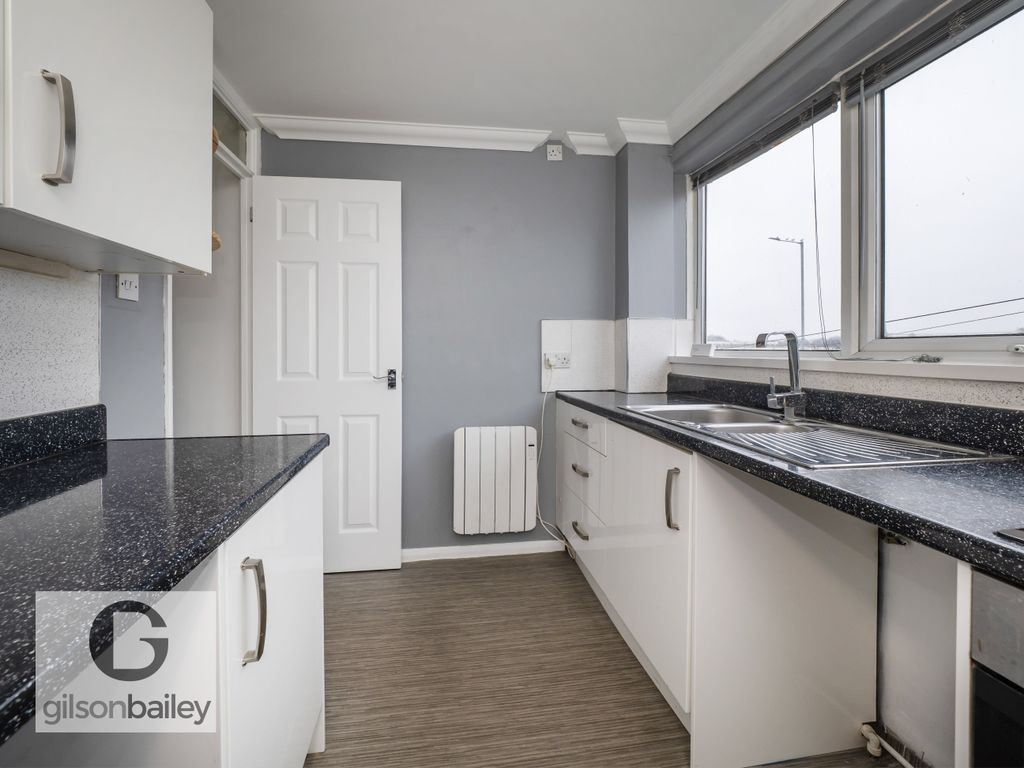 Property photo 2 of 14 15-519Sprowstonroad-22