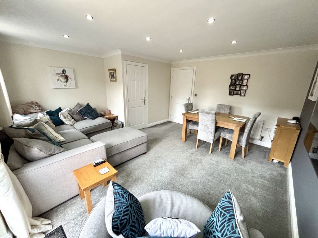 Property photo 3 of 13 Photo 6