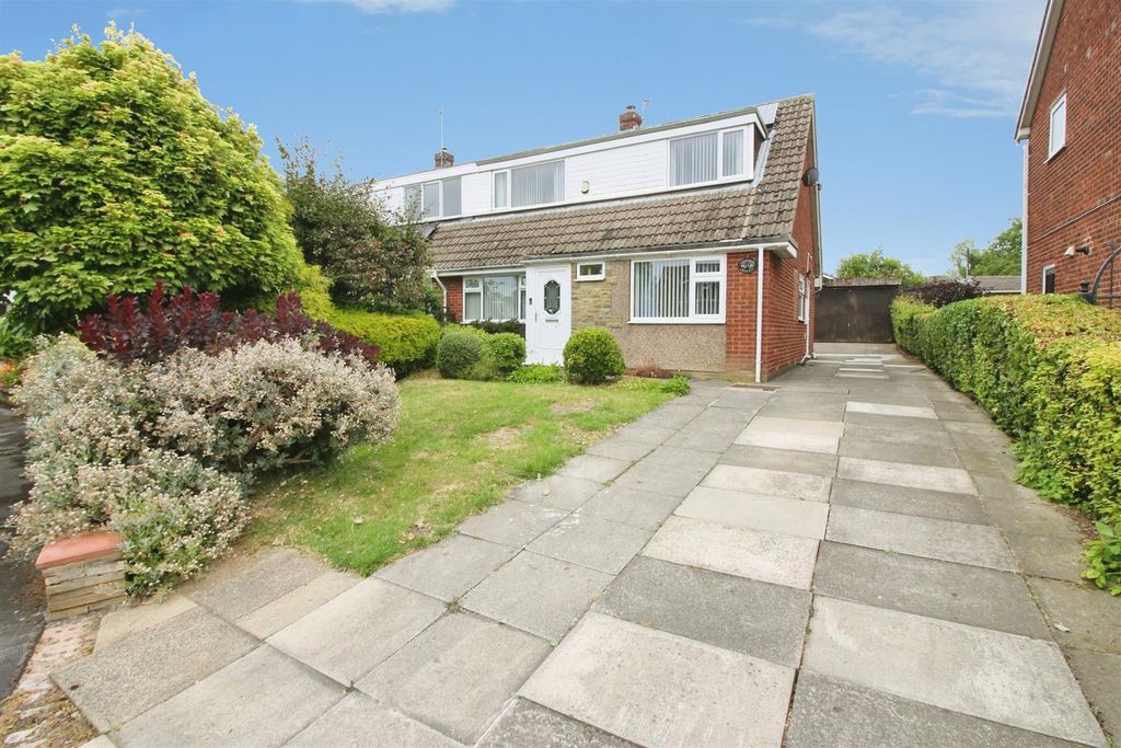 Property photo 1 of 17 Outside