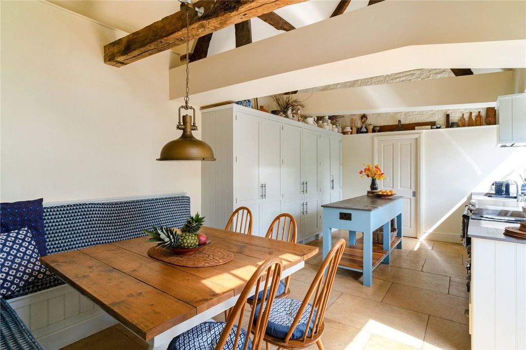 Property photo 3 of 18 Kitchen/Dining Room